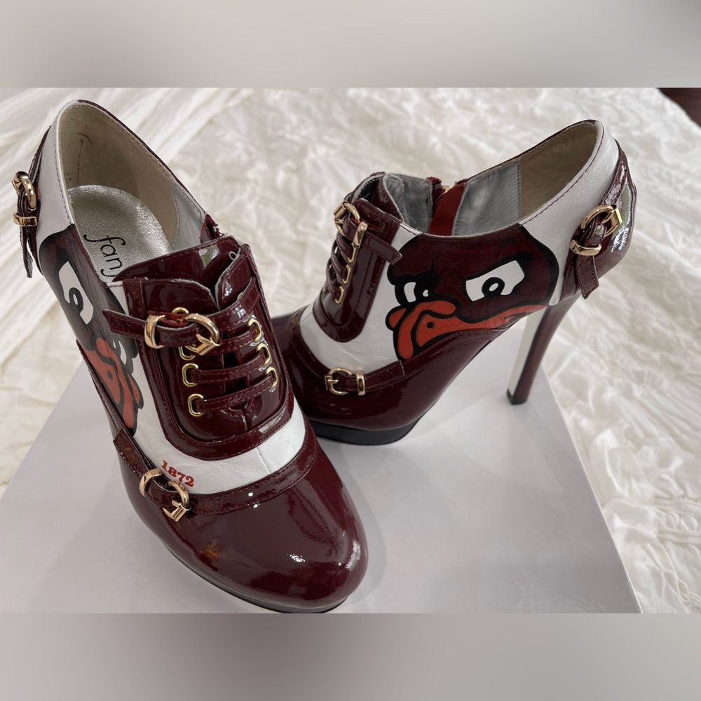 Virginia Tech Fanfeet 7” high heel Shoes Size 7 Hokie Bird Patent Leathe…